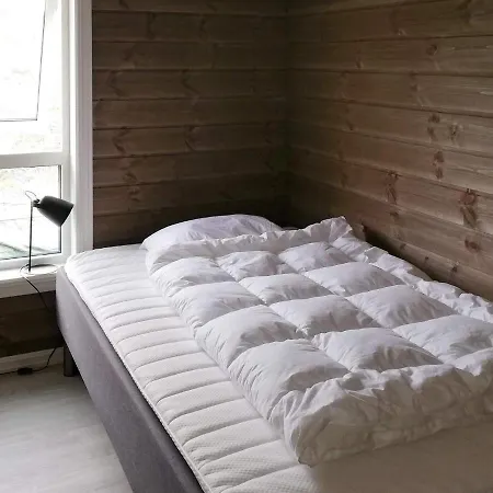 Holiday Home Kalvag 度假居 *